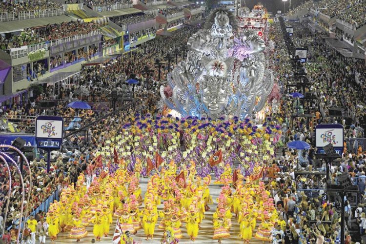 البرازيل ترجئ أشهر كرنفال بالعالم يجذب الملايين سنويا