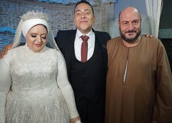 وكيل تعليم الغربيه يهنىء المبدع جمعه داود بزفافه