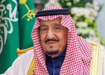 الملك سالمان: الحل العادل للقضية الفلسطينية ينطلق من المبادرة العربية