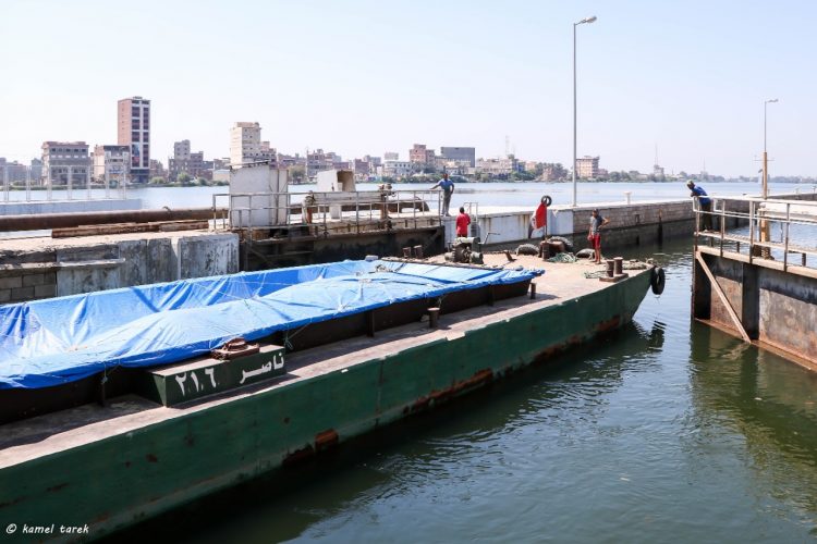 كامل الوزير يُوجه باستمرار نقل شحنات القمح عبر نهر النيل