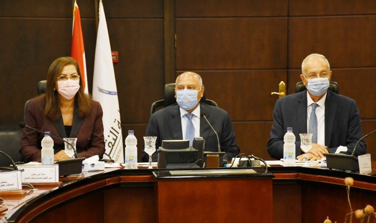 وزيرا النقل والتخطيط يبحثان المستجدات الخاصة بتوطين صناعة الوحدات المتحركة للسكك الحديدية 1 وزيرا النقل والتخطيط يبحثان المستجدات الخاصة بتوطين صناعة الوحدات المتحركة للسكك الحديدية