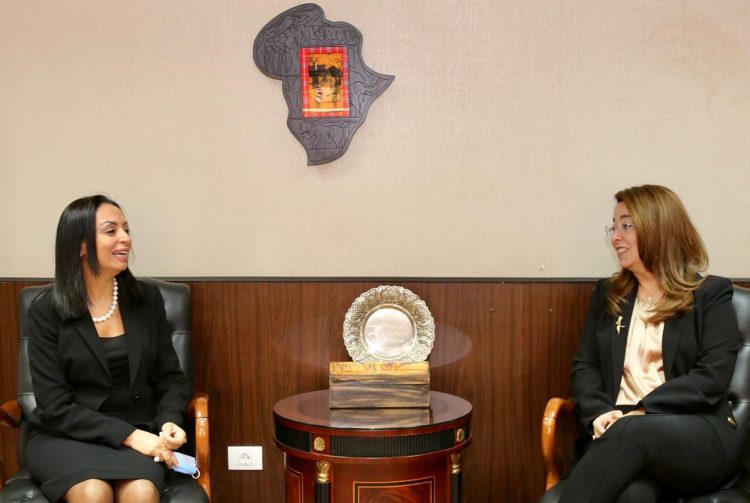 مايا مرسي وغادة والي تناقشان سبل دعم منظمة "تنمية المرأة" بعد استضافة مصر مقرها الدائم 1 مايا مرسي وغادة والي تناقشان سبل دعم منظمة “تنمية المرأة” بعد استضافة مصر مقرها الدائم