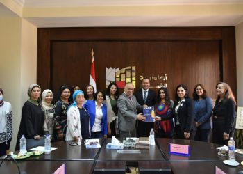 وفد المجلس القومي للمرأة يتفقد وحدة “مناهضة العنف ضد المرأة” بأكاديمية الفنون