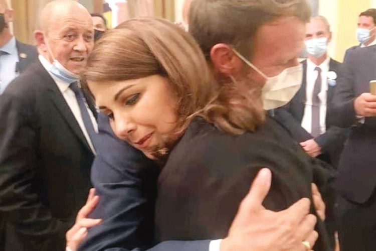ماكرون يبكي في أحضان ماجدة الرومي 1 ماكرون يبكي في أحضان ماجدة الرومي