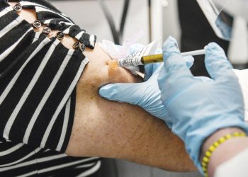 إدارة ترامب تطلب من الولايات الاستعداد لتوزيع لقاح ضد كورونا بعد شهرين
