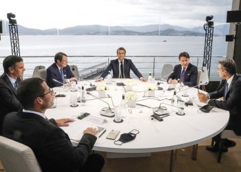 ماكرون يدعو الاتحاد الأوروبي إلى الوقوف في جبهة مشتركة في مواجهة تركيا