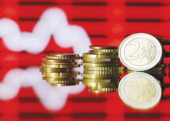 «الـمـركزي الأوروبـــي» يـتــوقـع ركودا أقل وعودة بطيئة للتضخم