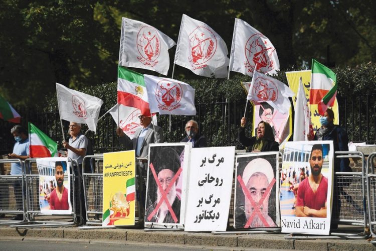 رغم المناشدات الدولية.. إيران تعدم المصارع نويد أفكاري