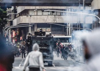 ليلة جديدة من الاحتجاجات رغم اعتذار السلطات الكولومبية