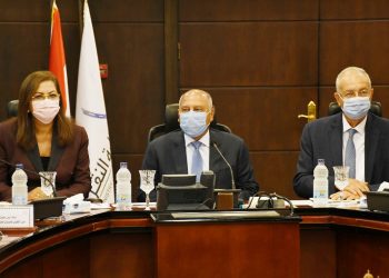 وزيرا النقل و التخطيط يبحثان آخر المستجدات الخاصة بآليات تنفيذ توجيهات القيادة السياسية بتوطين صناعة الوحدات المتحركة للسكك الحديدية في مصر