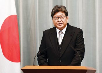 انتخاب يوشيهيدي سوجا رئيسا للحكومة في اليابان