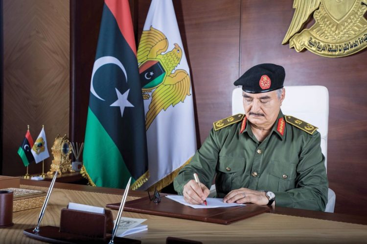 حفتر يعلن إعادة فتح المنشآت النفطية الليبية مدة شهر 1 حفتر يعلن إعادة فتح المنشآت النفطية الليبية مدة شهر