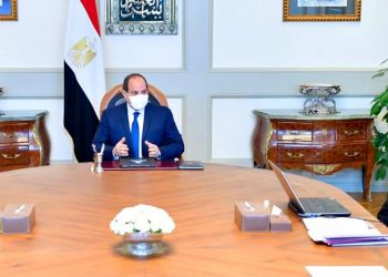 السيسي يوجه بتسهيل إجراءات دعم المستثمرين في مجال الصناعات المتوسطة والصغيرة