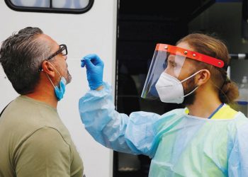 قيود صارمة على نحو مليون شخص في منطقة مدريد للحد من تفشي كورونا