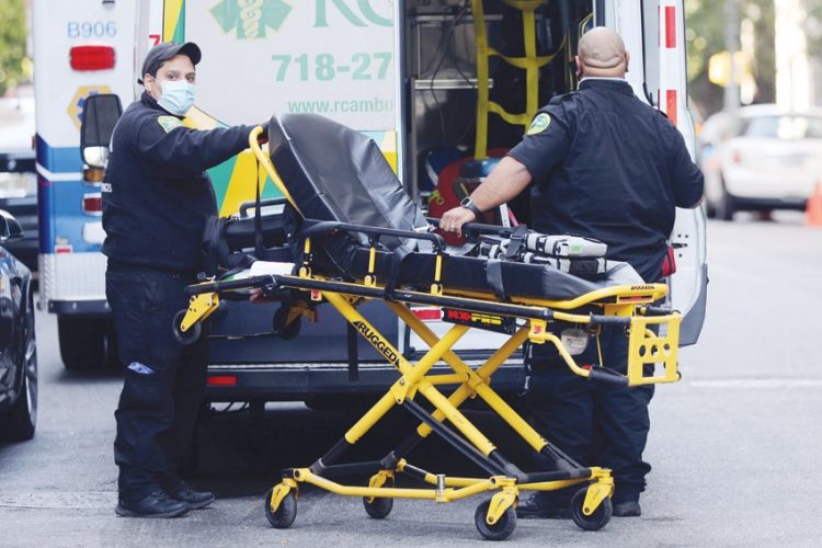 كورونا.. أمريكا تتجاوز 200 ألف وفاة والفيروس يضرب مجددا بريطانيا 1 كورونا.. أمريكا تتجاوز 200 ألف وفاة والفيروس يضرب مجددا بريطانيا