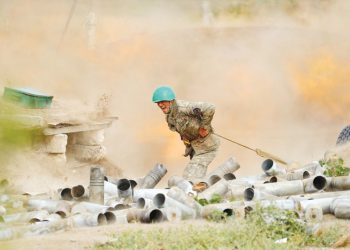 طرفا الحرب في ناغورني قره باغ يتكبدان خسائر فادحة ويتجاهلان الدعوات إلى الهدوء