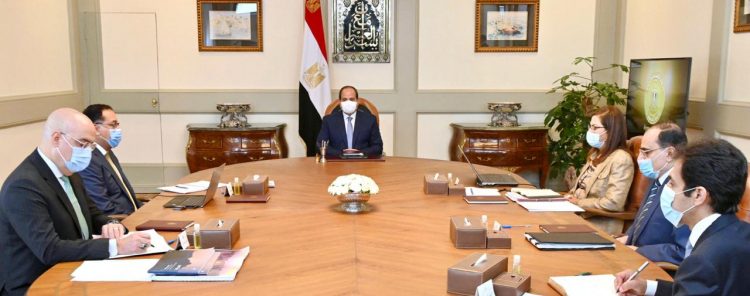 الرئيس يطلع على تطورات التخطيط العمراني لعدد من المشروعات القومية على مستوى الجمهورية