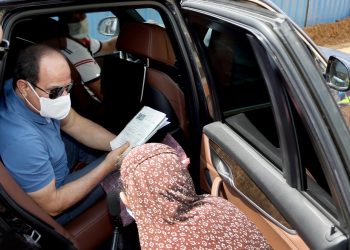 الرئيس السيسي في جولة تفقدية عقب صلاة الجمعة شملت شرق القاهرة