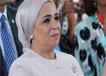 قرينة الرئيس السيسي تزور معرض “تراثنا للحرف اليدوية والتراثية”