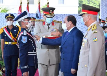 بالصور.. الرئيس السيسي يشهد حفل تخريج دفعات الكليات العسكرية 2020