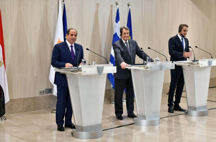 الرئيس السيسي يعود إلى أرض الوطن بعد مشاركته في قمة نيقوسيا 1 الرئيس السيسي يعود إلى أرض الوطن بعد مشاركته في قمة نيقوسيا