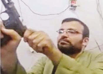 رجل أعمال صعيدي يحاول الانتحار في بث مباشر