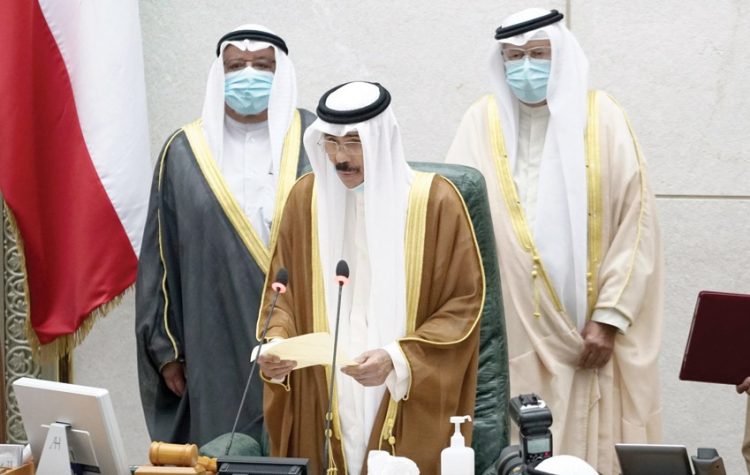 جثمان الشيخ صباح يواري الثرى..والشيخ نواف يؤدي اليمين الدستورية أميراً للكويت 1 جثمان الشيخ صباح يواري الثرى..والشيخ نواف يؤدي اليمين الدستورية أميراً للكويت