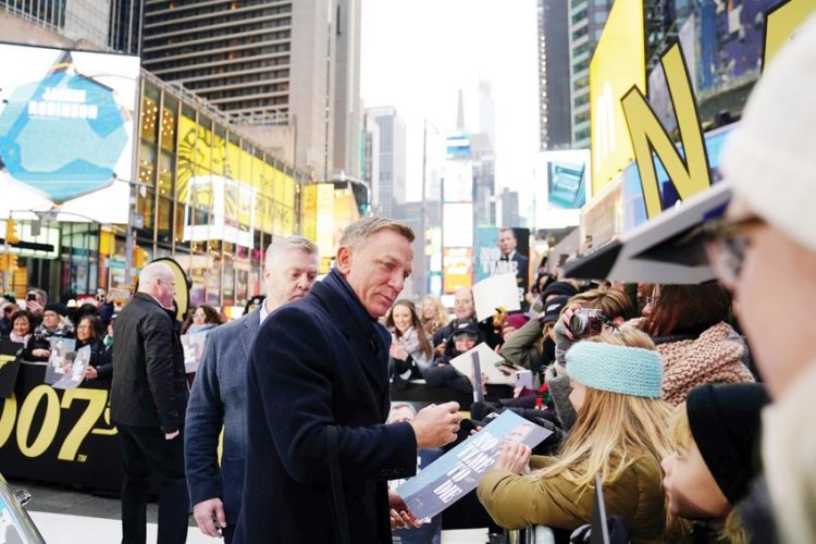 «جيمس بوند» يحطم آمال عودة الجمهور إلى السينما هذا العام 1 «جيمس بوند» يحطم آمال عودة الجمهور إلى السينما هذا العام