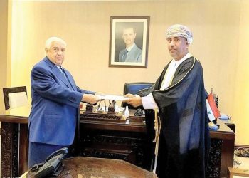 سلطنة عُمان.. أول دولة خليجية تعيد سفيرها إلى سوريا