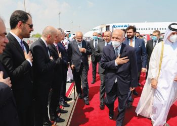 الرئيس الأفغاني يصل إلى قطر تزامنا مع محادثات للسلام