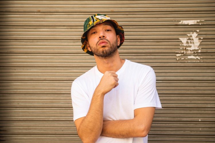 Warner Music Middle East تطلق أول أعمالها المحلية مع "?Chyno with a Why" 1 Warner Music Middle East تطلق أول أعمالها المحلية مع “?Chyno with a Why”