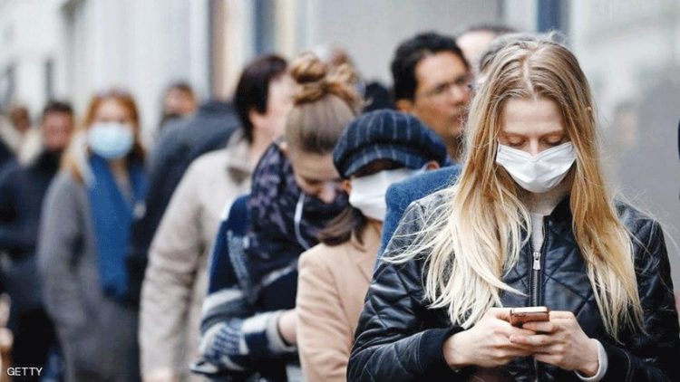 كم يسافر فيروس كورونا في الهواء؟.. خبراء يحددون المسافة