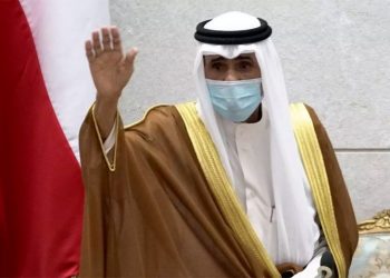 أمير الكويت يجدد الثقة في الحكومة ويطلب التحضير للانتخابات