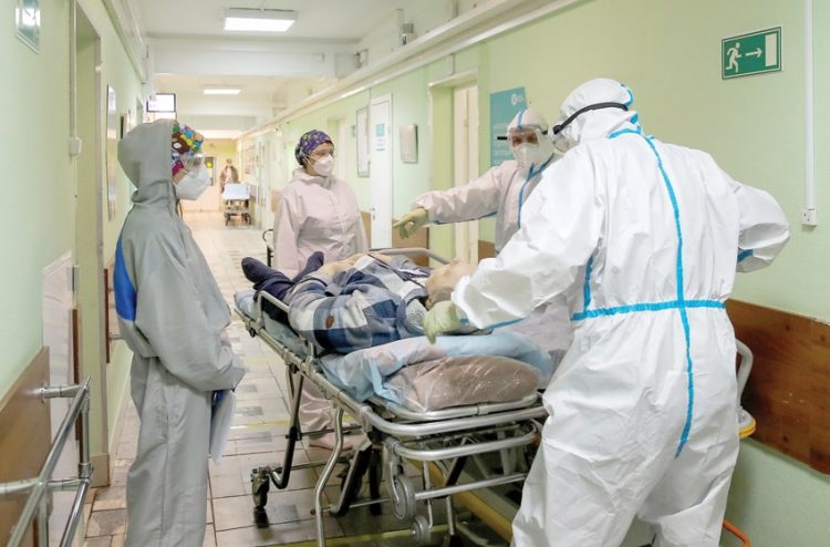 روسيا تسجل عددا قياسيا من الإصابات اليومية بكورونا 1 روسيا تسجل عددا قياسيا من الإصابات اليومية بكورونا