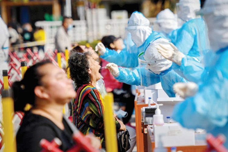 فحص كورونا لمدينة صينية بأكملها.. وقواعد جديدة في أوروبا 1 فحص كورونا لمدينة صينية بأكملها.. وقواعد جديدة في أوروبا