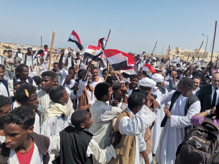 شباب حلايب وشلاتين يستقبل مرشحي تنسيقية الأحزاب والسياسيين بالجِمال والأعلام والهتاف 1 شباب حلايب وشلاتين يستقبل مرشحي تنسيقية الأحزاب والسياسيين بالجِمال والأعلام والهتاف