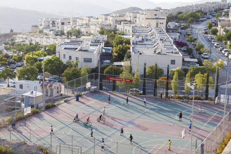 إسرائيل توافق على بناء وحدات استيطانية جديدة فى الضفة الغربية 1 إسرائيل توافق على بناء وحدات استيطانية جديدة فى الضفة الغربية