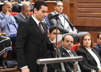 قطب يؤدى اليمين الدستوري أمام مجلس الشيوخ