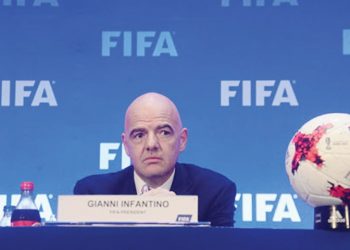 رئيس«الفيفا» ينعى المدرب البحريني عبدالعزيز أمين