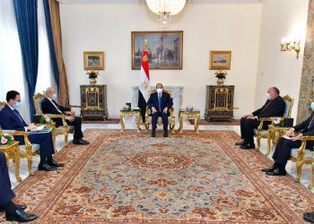 السيسي يلتقي وزير خارجية فرنسا ويؤكد ضرورة تعزيز الجهود لمواجهة الكراهية ونبذ الآخر