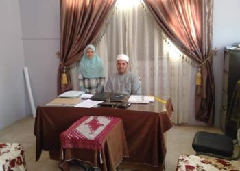 الشيخ هاني حسن يهنيء الطالبة مريم وليد عاطف لتصعيدها في مسابقة حفظ القرآن على مستوى الجمهورية