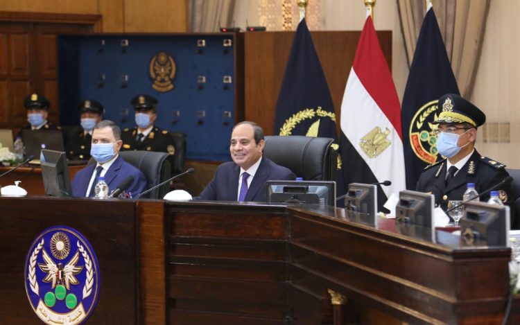 السيسي: قضايا الدولة تتطلب المعرفة العميقة لبلورة الفكر السليم والمسار الصحيح للتعامل معها