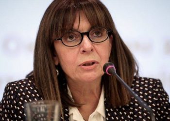 كاترينا ساكيللا روبولو رئيسة اليونان تستقبل الرئيس عبد الفتاح السيسي بالقصر الجمهوري بأثينا