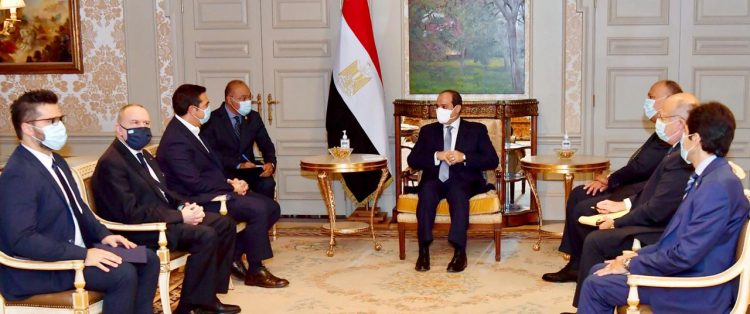 السيسي يلتقي رئيس حزب سيريزا اليوناني للتشاور إزاء مجمل التطورات الإقليمية