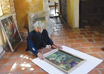 فنانة فيتنامية تحظى باعتراف في بلدها في التاسعة والثمانين