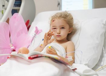 انتشال طفلتين على قيد الحياة بعد 3 أيام من الزلزال في تركيا