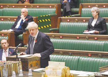 أوروبا تشدد القيود في مواجهة كورونا بشكل متفاوت