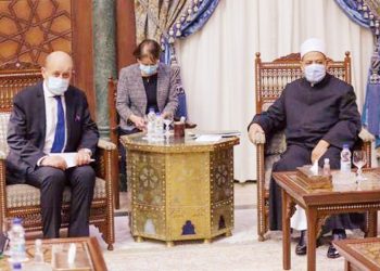شيخ الأزهر: نرفض تماماً الإساءة إلى نبينا ووصف الإرهاب بالإسلامي