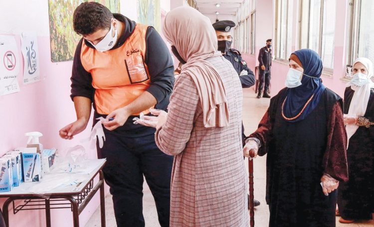 الأردنيون يدلون بأصواتهم في انتخابات نيابية في خضم أزمة اقتصادية وصحية