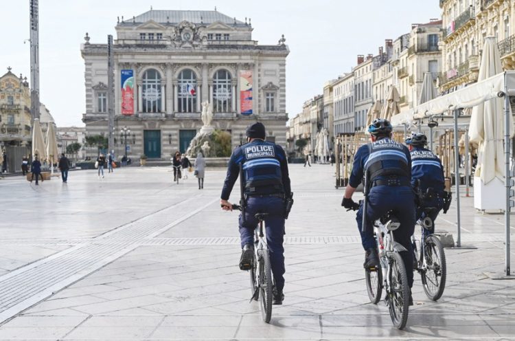 تصاعد القيود مع توسع انتشار وباء كورونا 1 تصاعد القيود مع توسع انتشار وباء كورونا